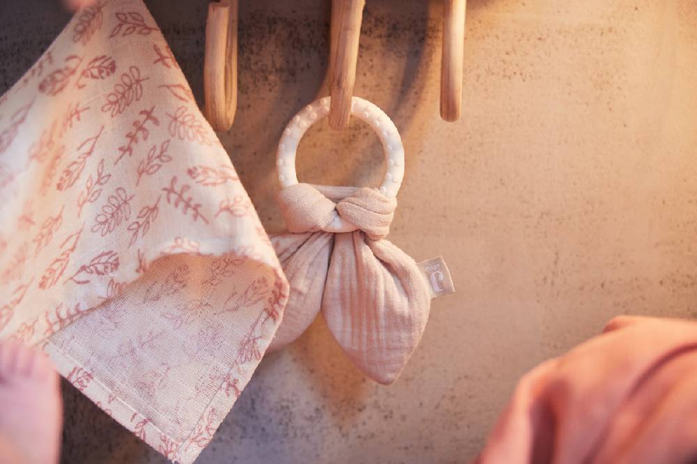 Jollein Beißring Silikon Bunny Ears Nougat Kauf eins, bekomm eins gratis