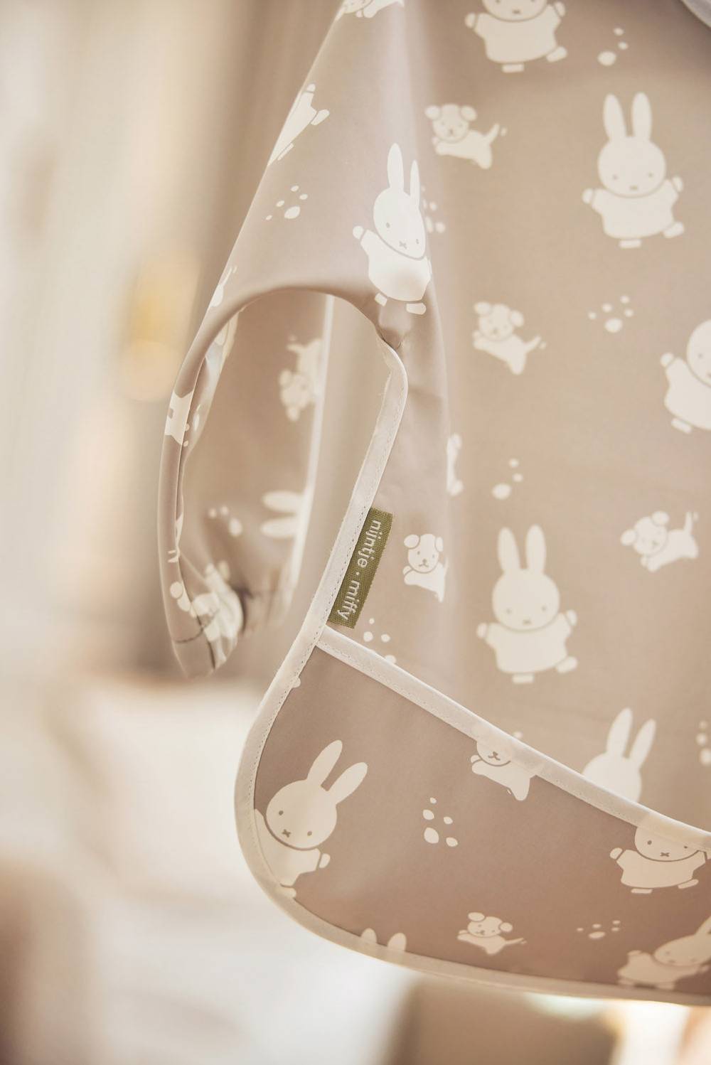 Jollein Lätzchen Wasserdicht mit Ärmeln MiffySnuffy Olive Green Großer Ausverkauf