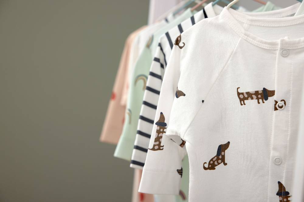 Lässig Baby Jumpsuit - Bio Baumwolle, Hund, Beige Räumungsverkauf