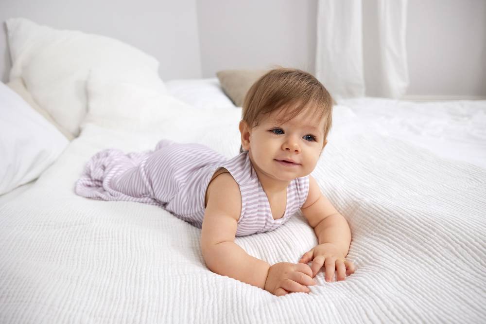Lässig Baby Schlafsack 0,5 TOG - Gestreift, Lila Milky VIP-Rabatte