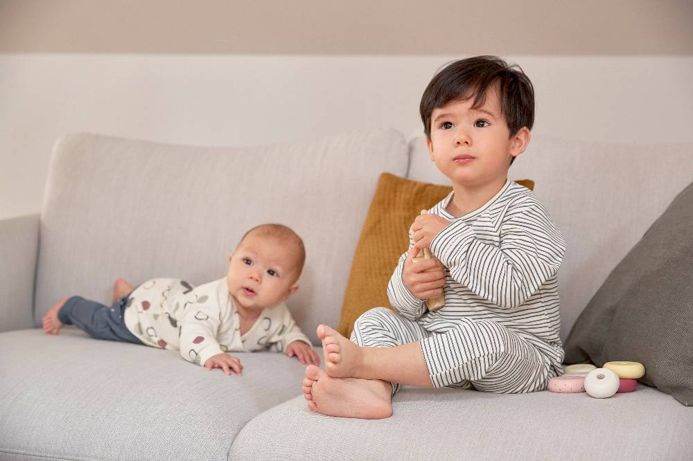 Lässig Baby Wickelbody kurzarm - Bio Baumwolle, Streifen, Grau Cyber Monday