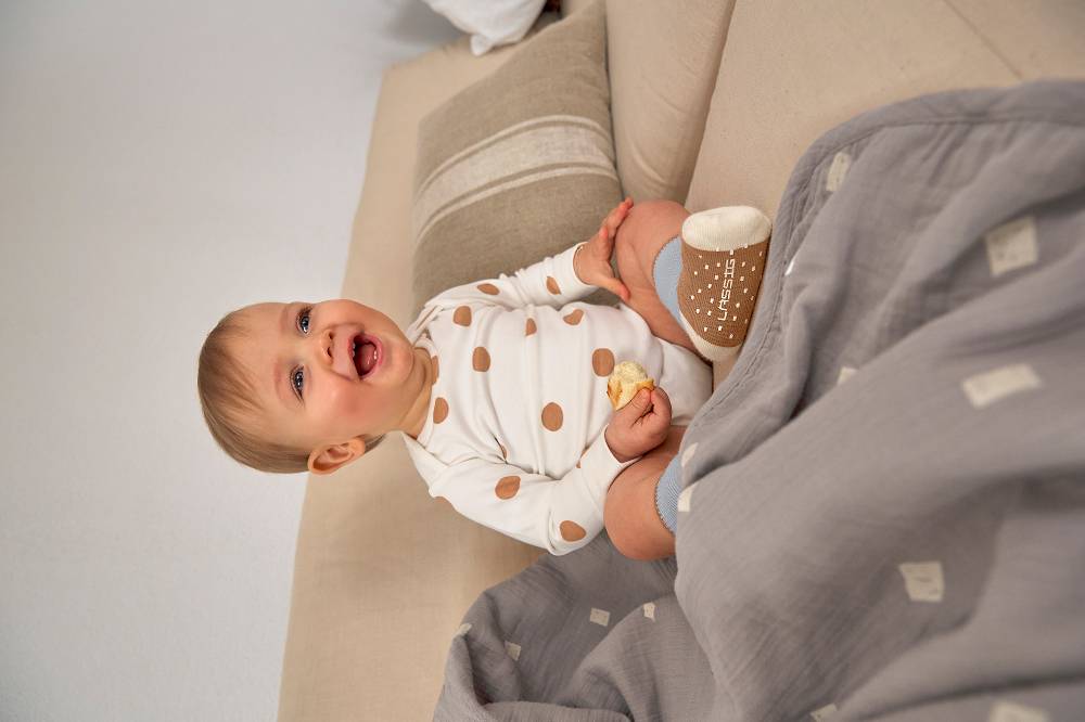 Lässig Baby Wickelbody kurzarm - Bio Baumwolle, Punkte, Weiß Lagerräumung
