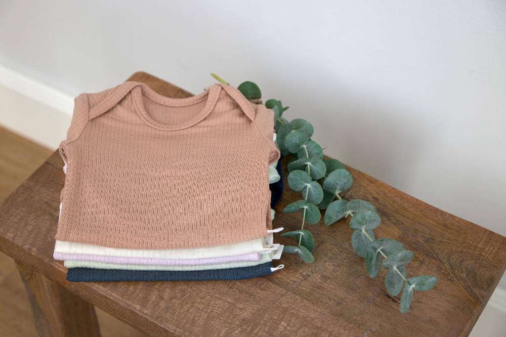 Lässig Baby Body Kurzarm - gerippt, Lila Zeitlich begrenztes Angebot