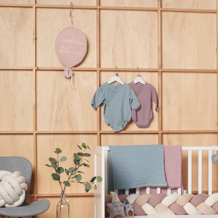 Nordic Coast Company Ballon-Kissen "Welcome Little One" Rosa Fabrikverkauf