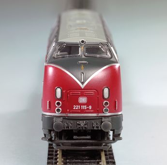 Piko N Sound-Diesellokomotive BR 221 DB IV, inkl. PIKO Sound-Decoder Artikelnummer: 40501 Riesige Ersparnisse