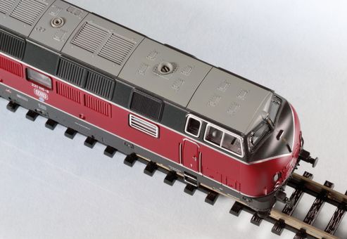 Piko N Sound-Diesellokomotive BR 221 DB IV, inkl. PIKO Sound-Decoder Artikelnummer: 40501 Riesige Ersparnisse