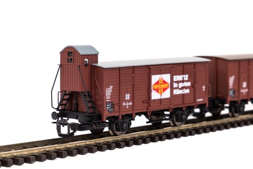 Piko TT 2er Set Gedeckter Güterwagen G02 DR III "Fortschritt" Artikelnummer: 47033 Kostenloser Versand international
