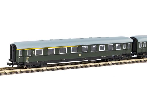 Piko N 2er Set Schürzeneilzugwagen 1./2. Klasse + 2. Klasse DR III Artikelnummer: 40628 Neueste Stile