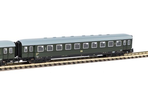 Piko N 2er Set Schürzeneilzugwagen 1./2. Klasse + 2. Klasse DR III Artikelnummer: 40628 Neueste Stile