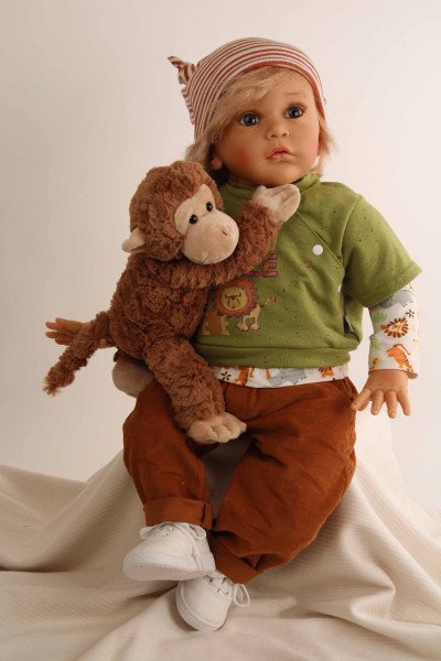 Schildkröt Manufaktur Puppe Aaron 60 cm von Gudrun Legler, blonde Haare, Kleidung Dschungel Flash Sale