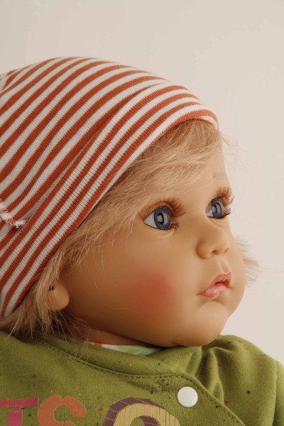 Schildkröt Manufaktur Puppe Aaron 60 cm von Gudrun Legler, blonde Haare, Kleidung Dschungel Flash Sale