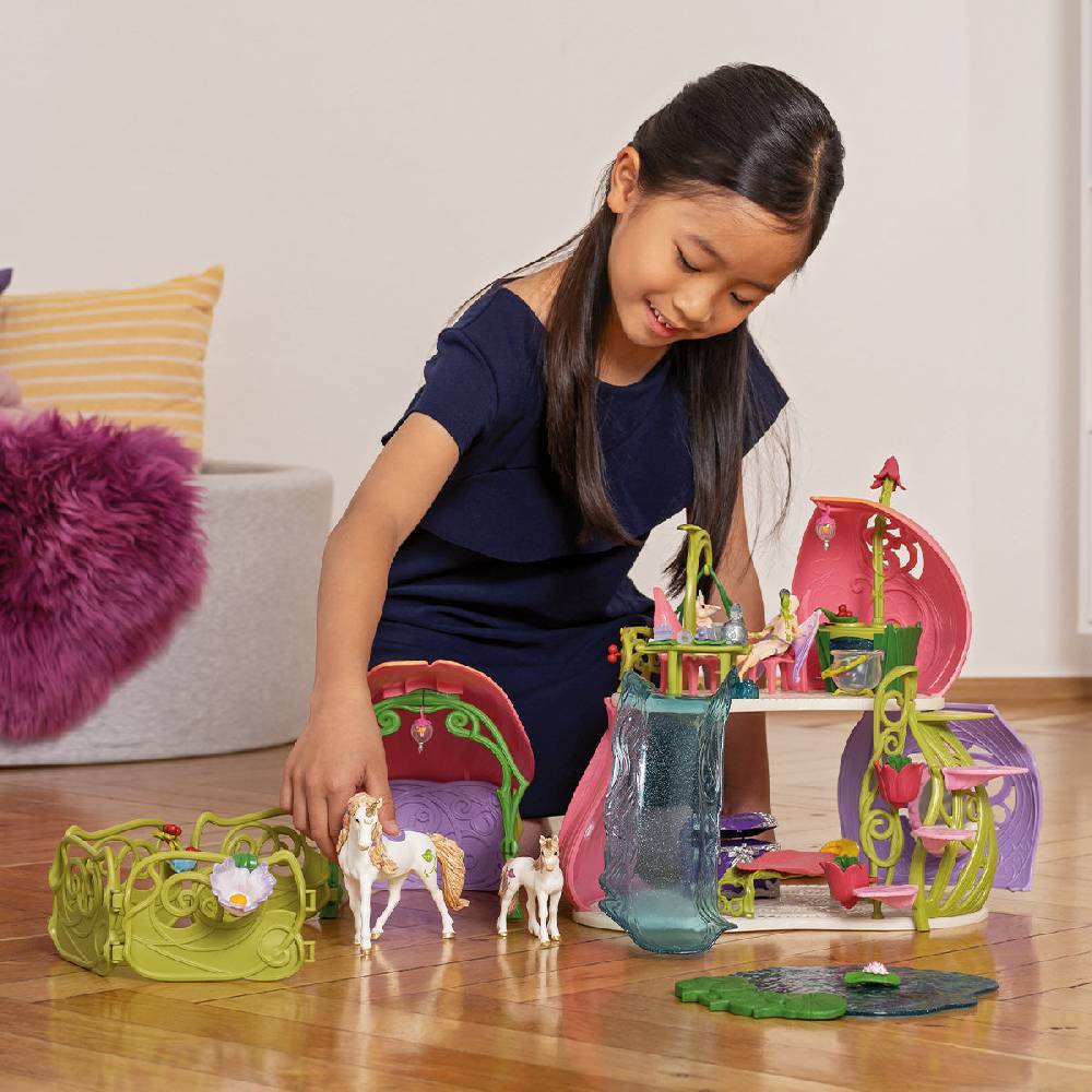 Schleich Glitzerndes Blütenhaus mit Einhörnern, See und Stall Super Rabatt
