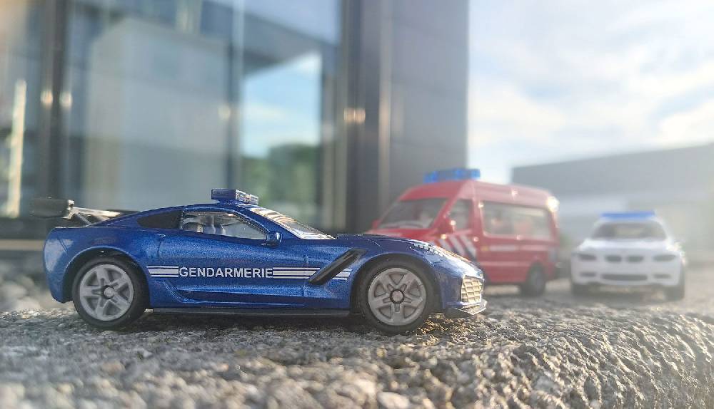 Siku Chevrolet Corvette ZR1 Gendarmerie 10152500100 Fabrikverkauf