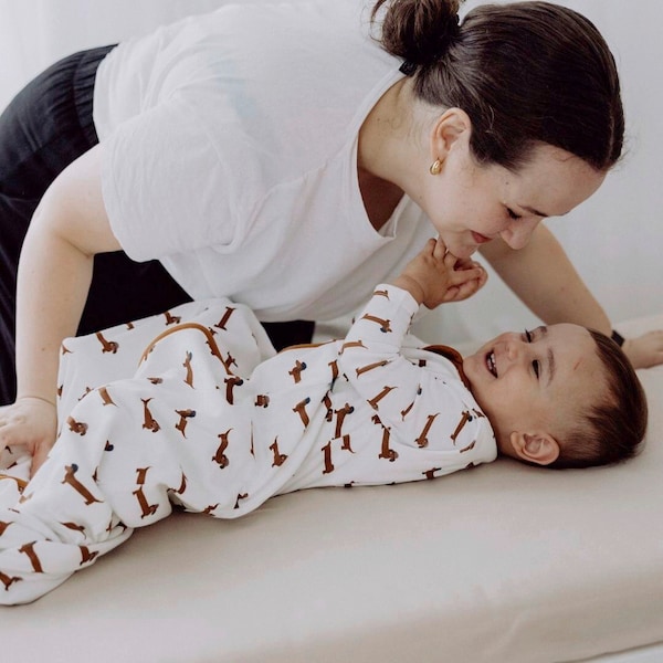 babywalz emma & noahGanzjahres-Schlafsack 1.0 TOG weiß / Dackel Letzte 2 Tage