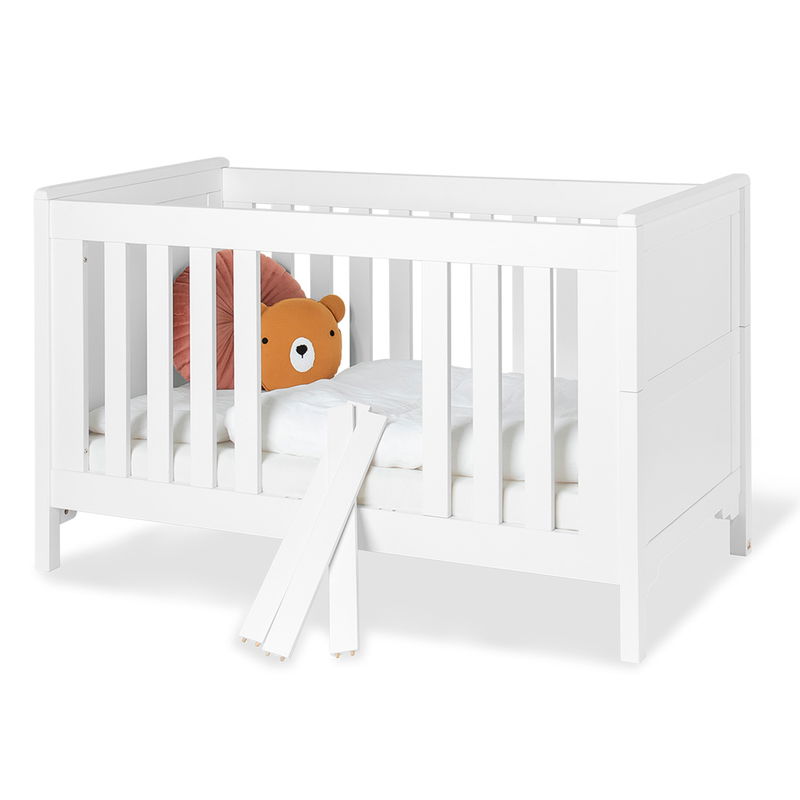 babyonlineshop Pinolino Chalet Kinderbett 70x140 cm weiß inkl. Umbauseiten Zeitbegrenzte Promotion